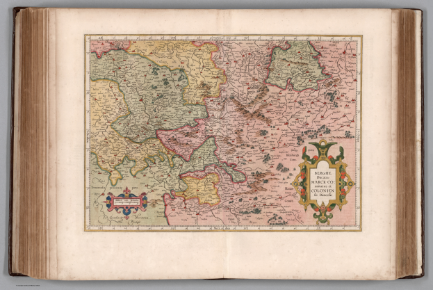 Ein aufgeschlagenes Buch mit einer detaillierten Karte von Deutschland und begleitendem Text.