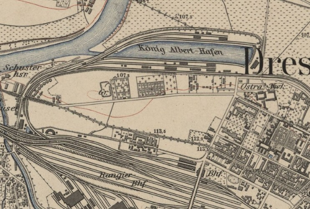 Ein alter Stadtplan von Dresden, Deutschland, der einen Fluss, Gebäude, Straßen und Text zeigt und einen detaillierten Blick auf die Stadt bietet.