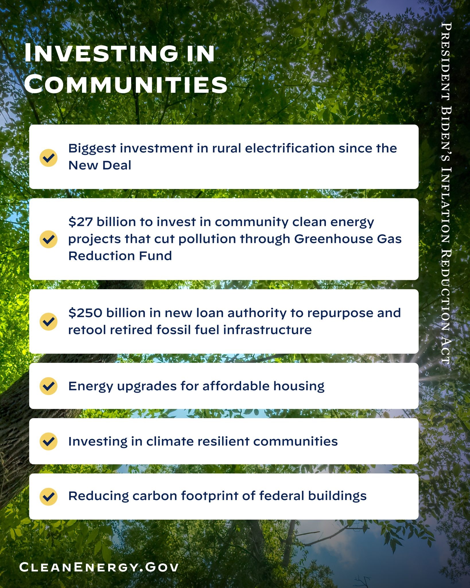 Plakat mit Baum- und Himmel-Hintergrund, das den Text 'Investing in Communities: Biggest Investment in Rural Electricity Since the New Deal' zeigt.