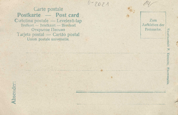 Eine alte Postkarte mit einem blauen Stempel, Text und einem Strichcode, der darauf hinweist, dass sie aus Deutschland stammt.