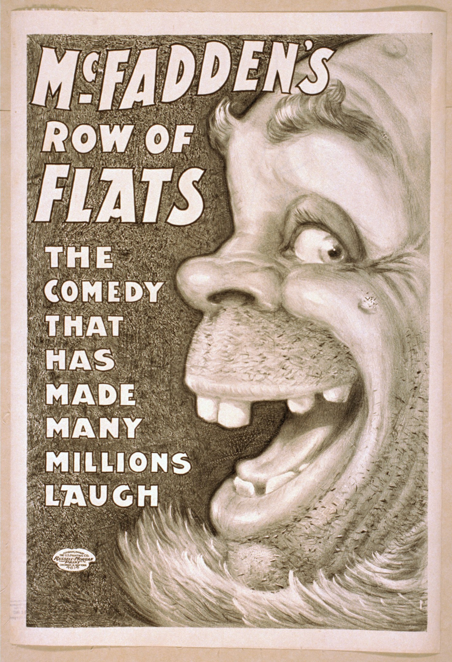 Plakat einer Person mit wildem Haar und einem breiten, zahnreichen Grinsen, eingerahmt von einem hellgelben Hintergrund, mit dem Text "McFadden's Row of Flats: The Comedy That Has Made Many Millions Laugh" über das Bild.