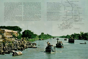 Ein Artikel mit Text und einer Karte, der Boote mit Menschen auf einem Gewässer zeigt, umgeben von Bäumen und einem Gebäude auf der linken Seite.