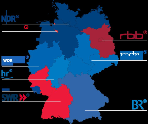 Karte von Deutschland, die die Ergebnisse der Wahl von 2016 nach Bundesländern zeigt, mit roter und blauer Hervorhebung, begleitet von Namen der Kandidaten und Details zum Wahltermin.