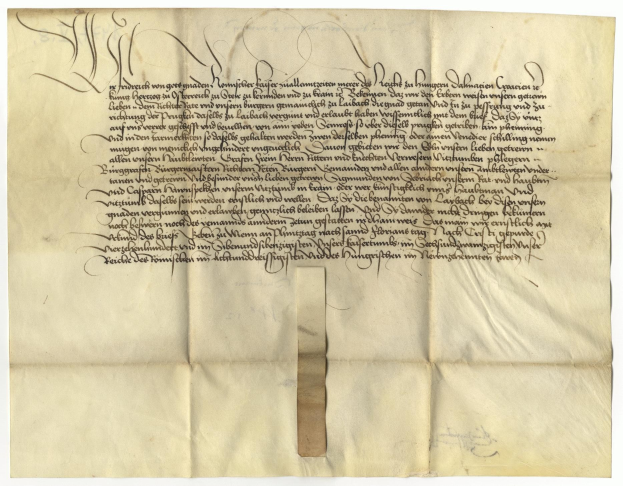 Gelbliches Papier mit schwarzer Tinte Handschrift, ein deutscher Regierungsbrief, der die Freilassung eines Mannes bittet.